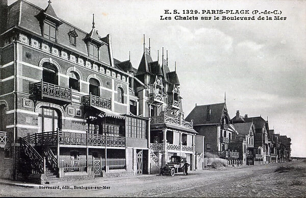 Postcard depicting Chalets on the Boulevard de la Mer, Paris-Plage, c