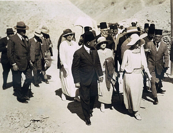 The Queen of the Belgians (centre leading) Lord Allenby (extreme left) and Lady Allenby approaching the entrance to the Tomb of Tutankhamun, Valley of the Kings, 1923 (gelatin silver print)