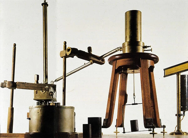 Radioactivity measuring apparatus - Institut du radium, Paris