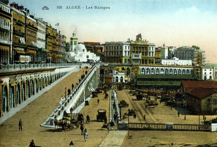 Framed Print : The ramps, in Algiers, colour postcard, 1931. Leonard de Selva Collection Framed Print : The ramps, in Algiers, colour postcard, 1931. Leonard de Selva Collection