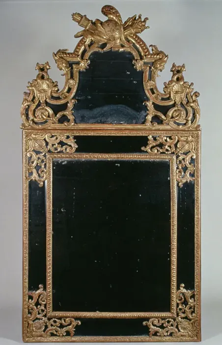 Framed Print : Regency style rectangular mirror, carved and gilded wood frame with friezes of leaves and pods, shells, scrolls of foliage and fantastic masks, 177x95cm, United Kingdom, 19th century Framed Print : Regency style rectangular mirror, carved and gilded wood frame with friezes of leaves and pods, shells, scrolls of foliage and fantastic masks, 177x95cm, United Kingdom, 19th century