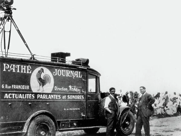 Reporters and Van of Pathe Journal (news by Pathe) c. 1930