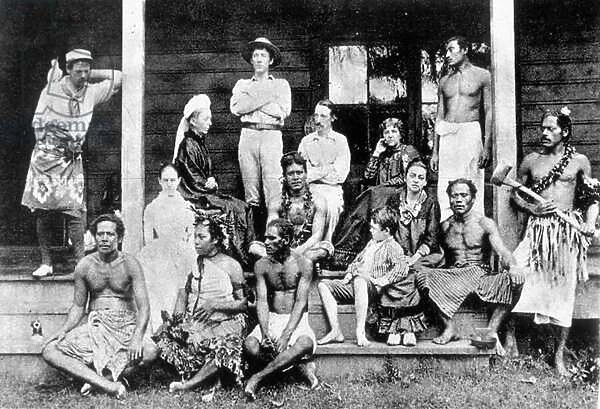 Robert Louis Stevenson with family, in front of the house at Vailima (b  /  w photo)