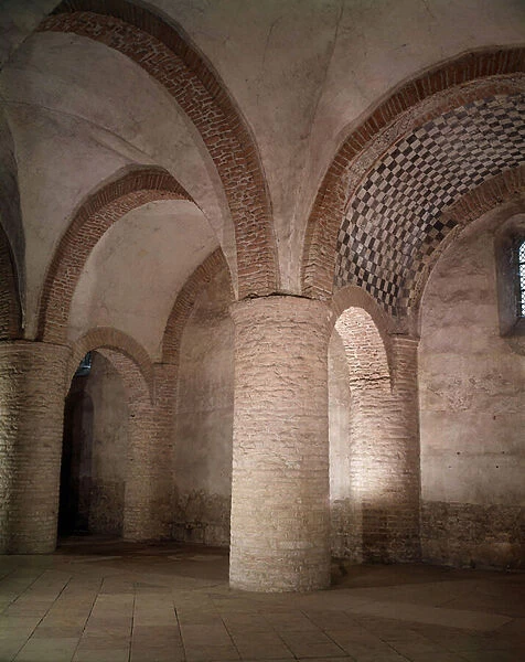 Romanesque art: view of the narthex of the cathedrale Saint Philibert de Tournus, completed at the end of the 10th century. Abbey of Tournus (Saone and Loire)