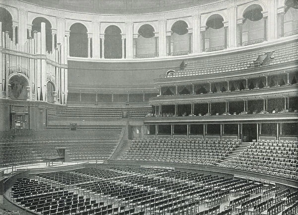 Royal Albert Hall, the Interior (b  /  w photo)
