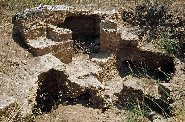 Ruins of the central tower. 20th century BC (photography)