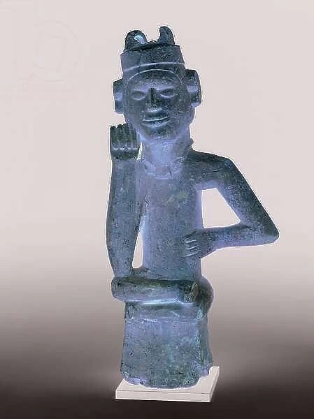 Seated male figure (ntadi), late 19th or early 20th century (steatite)