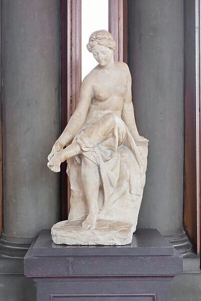 Seated nymph, 2nd century AD (marble)
