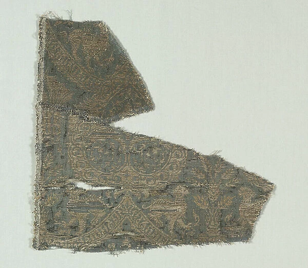 Silk with Dogs and Arabic Script in Swaying Bands, 1370-1400 (silk and silver thread; a combination of two weaves, 2 / 1 twill and 1 / 5 twill (lampas))
