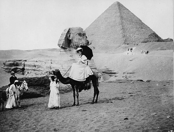 The Sphinx and the Pyramid of Cheops, c. 1904 (b  /  w photo)