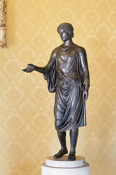 Statue of a Camillus (young cult officiant), also known as the 'Zingara' ('Gipsy') (bronze)