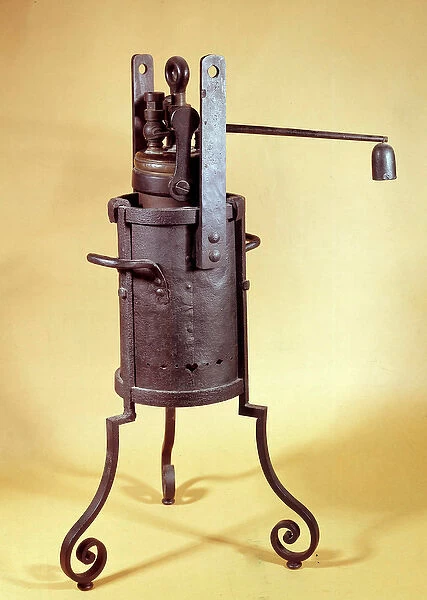Steam pot by Denis Papin (1647-1714) invented in 1681. This is the ancestor of the minute