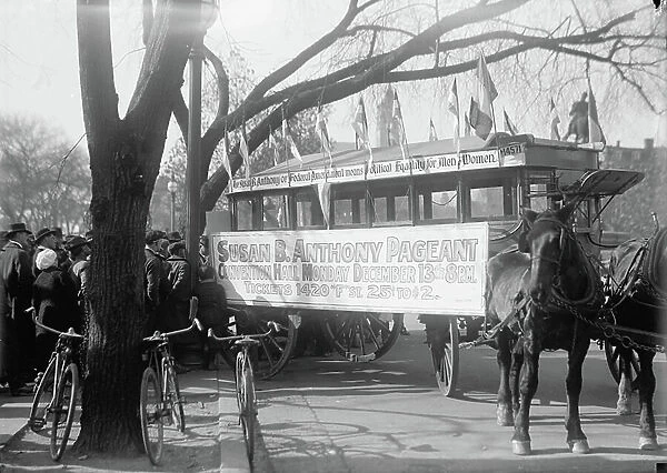 Street Car advertising the Susan B. Anthony Pageant, 1915 (b / w photo)