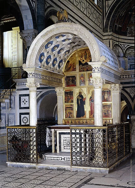 Tabernacle or Chapel of the Crucifixion designed by Michelozzo di Bartolomeo (1396-1472), enamelled terracotta roof and ceiling by Luca della Robbia (1400-82), 1448