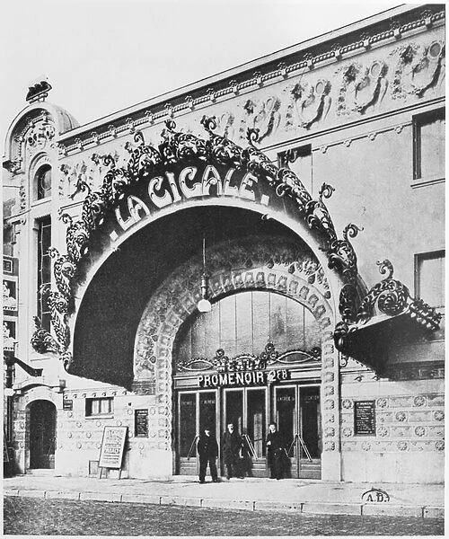 Theatre La Cigale, 120 Boulevard Rochechouart, Paris, c. 1900 (b  /  w photo)