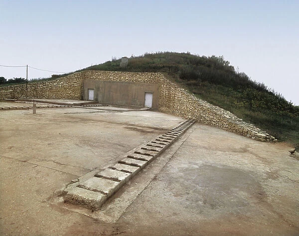 Thracian tomb of Sveshtari, Bulgaria, 3rd century BC (photo)