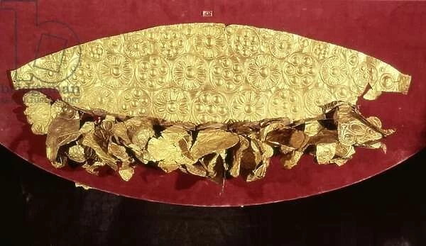Tiara from a grave, Upper Circle, 16th century BC (gold)