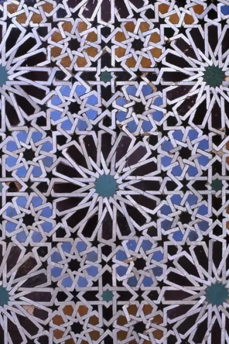 Framed Print : Detail of a tiled wall (ceramic)