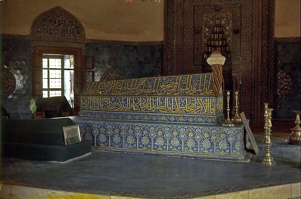 Tomb of the sultan Mehmet Celebi I in the green mausolee