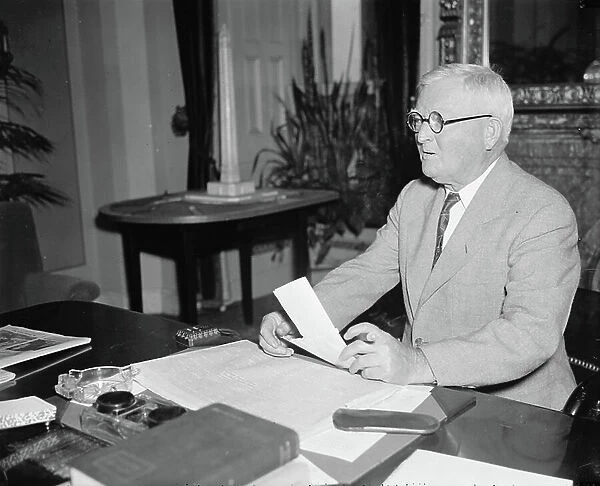 U. S. Vice President John Nance Garner, Portrait at Desk, Washington DC, USA, July 1937 (b / w photo)
