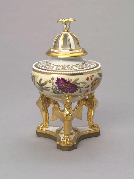 Urn, designed and made by Flight, Barr and Barr, c.1815 (artificial porcelain)