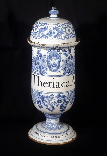 Vase a pharmacy of the 17th, 18th century. Musee Arbaud