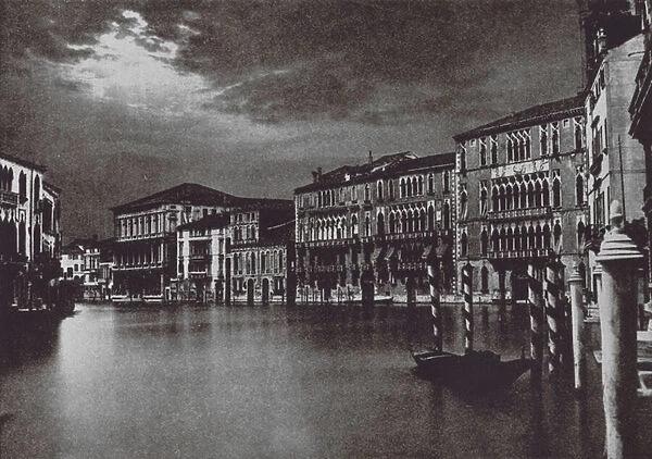Venezia  /  Venice: Canal Grande, effeto di luna (b  /  w photo)