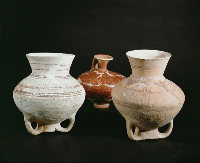 Framed Print : Three vessels (ceramic)