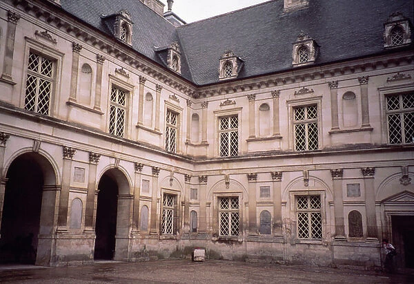 View of the courtyard, c. 1541 (photo)