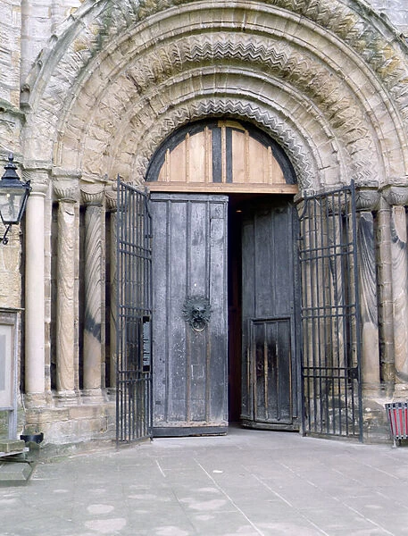 View of the North Door of Durham Cathedral (photo)