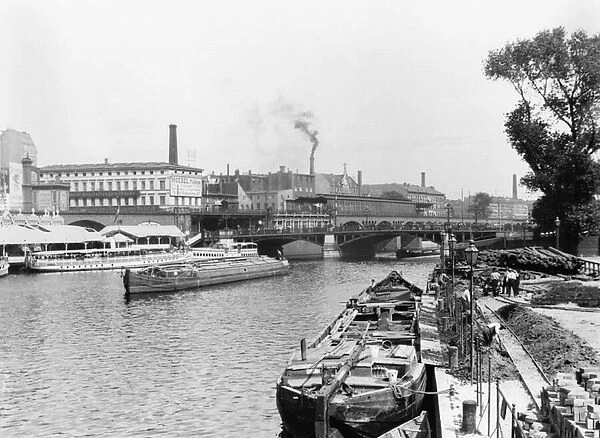 View of the River Spree, Berlin, c. 1910 (b  /  w photo)