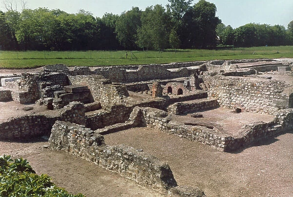 View of the Roman legionary fortress ruins, mainly 3rd century AD (photo)