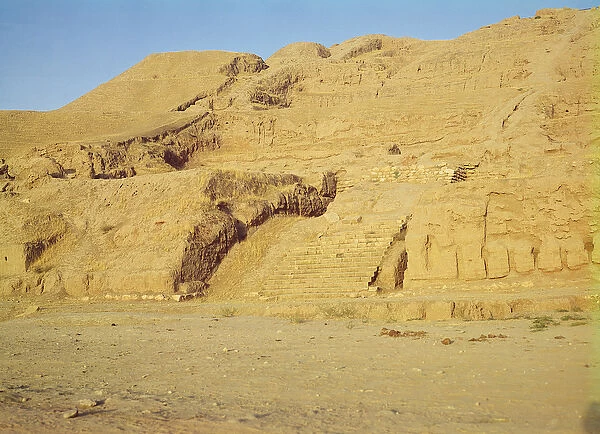 View of the steps, terraces and Zoroastrian temple (photo)