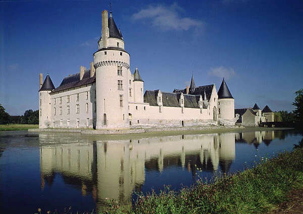 View of the keep and the south and east facades of the Chateau du Plessis-Bourre, built 1468-73 (photo)