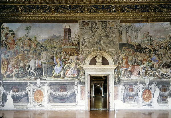 Wall in the Sala dell Udienza with frescoes of The Triumph of Camillus