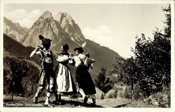 Werdenfelser Schuplattler, women and men dancing, traditional costumes (postcard)