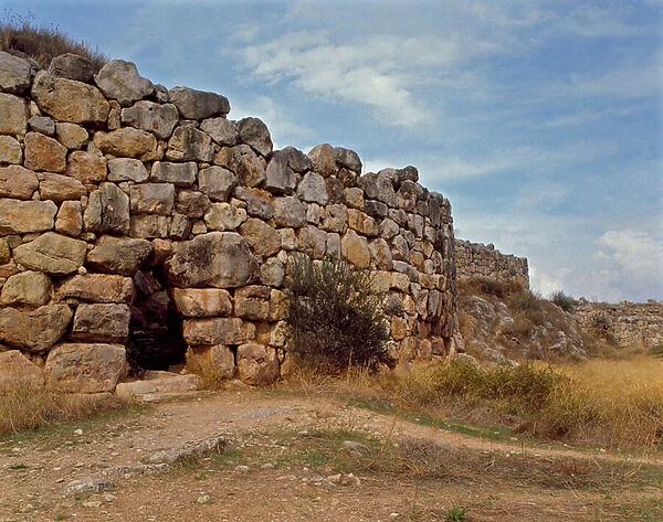 Western staircase giving access to the Mycenian citadel, around 1200 BC (photography)