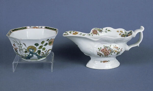 Worcester shaped oval sauce boat and octagonal bowl decorated in enamels