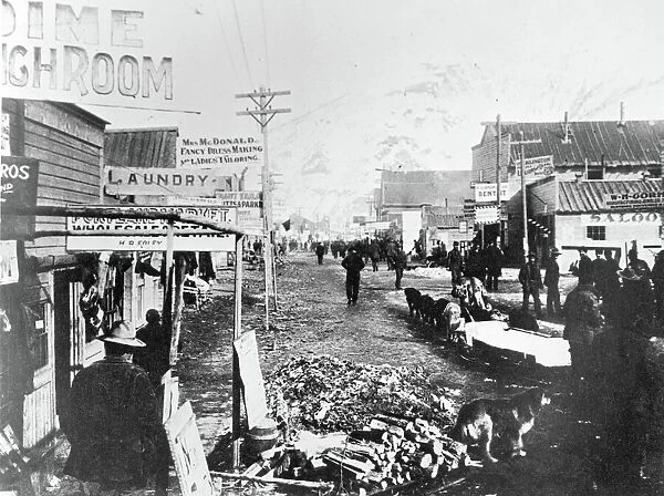 Yukon-Klondike Gold Rush, Dawson City, 1898 (b  /  w photo)