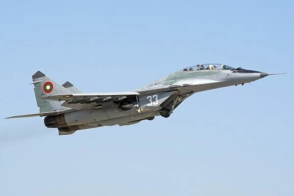 A Turkish Air Force F-16D Block 52+ prepares for landing