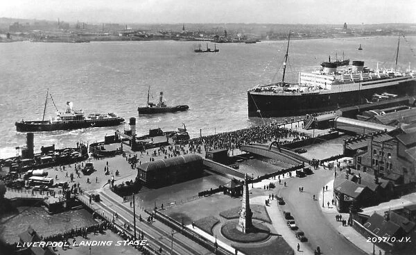 The landing stage at Liverpool docks, Merseyside, early 20th century