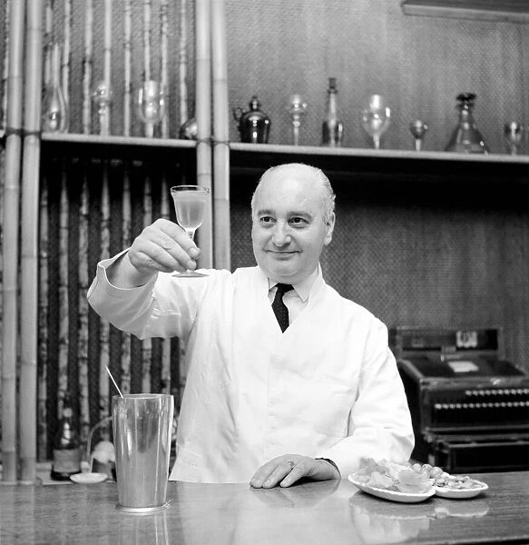 Drinks: Cocktails. Joe Gilmore top barman at the Savoy hotel in London seen here
