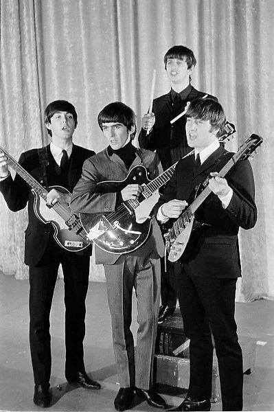John Lennon Paul McCartney George Harrison and Ringo Starr at a CBS photocall for the Ed