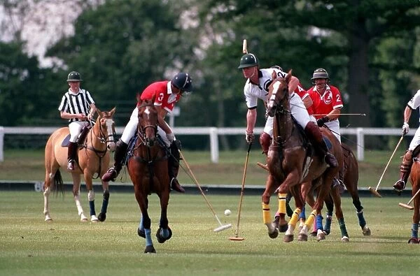 PRINCE OF WALES AND MAJOR JAMES HEWITT PLAYING POLO - 91  /  6483 -----