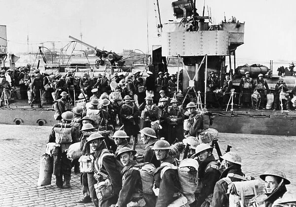 Troops embarking for the journey to Tobruk during Second World War