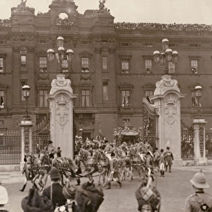 Coronation Procession leaving Buckingham Palace