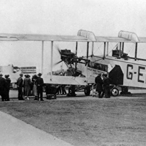 Handley Page W8B (aft) (running-up)