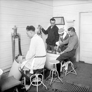 Hospital hydrotherapy, 1920s C017 / 7871