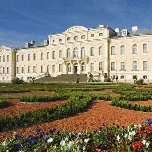 Formal gardens and Baroque style Rundales Palace (Rundales Pils)
