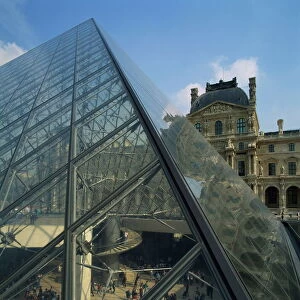 The Pyramide and Palais du Louvre, Musee du Lourve, Paris, France, Europe